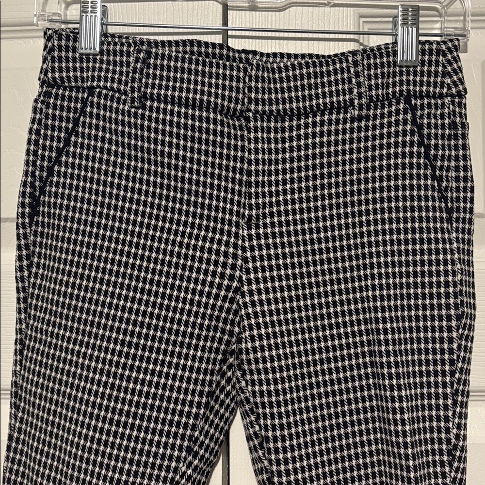 Checkered Cropped Pants - Picture 2 of 5